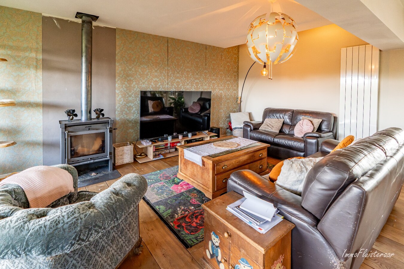 Prachtig landhuis met multifunctioneel bijgebouw, stallen en piste op ca. 5.000 m2 te Ravels (mogelijkheid tot aankoop aanpalende ca. 1 ha landbouwgrond) 