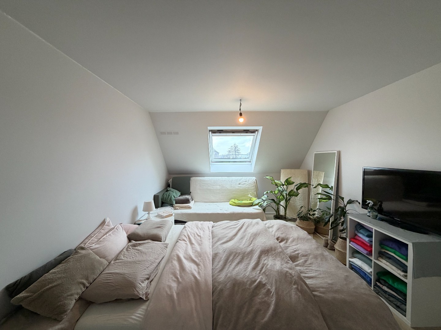 Rustig gelegen rijwoning met 3 slaapkamers, garage en zonnepanelen – Herdersstraat 33, Zulte 