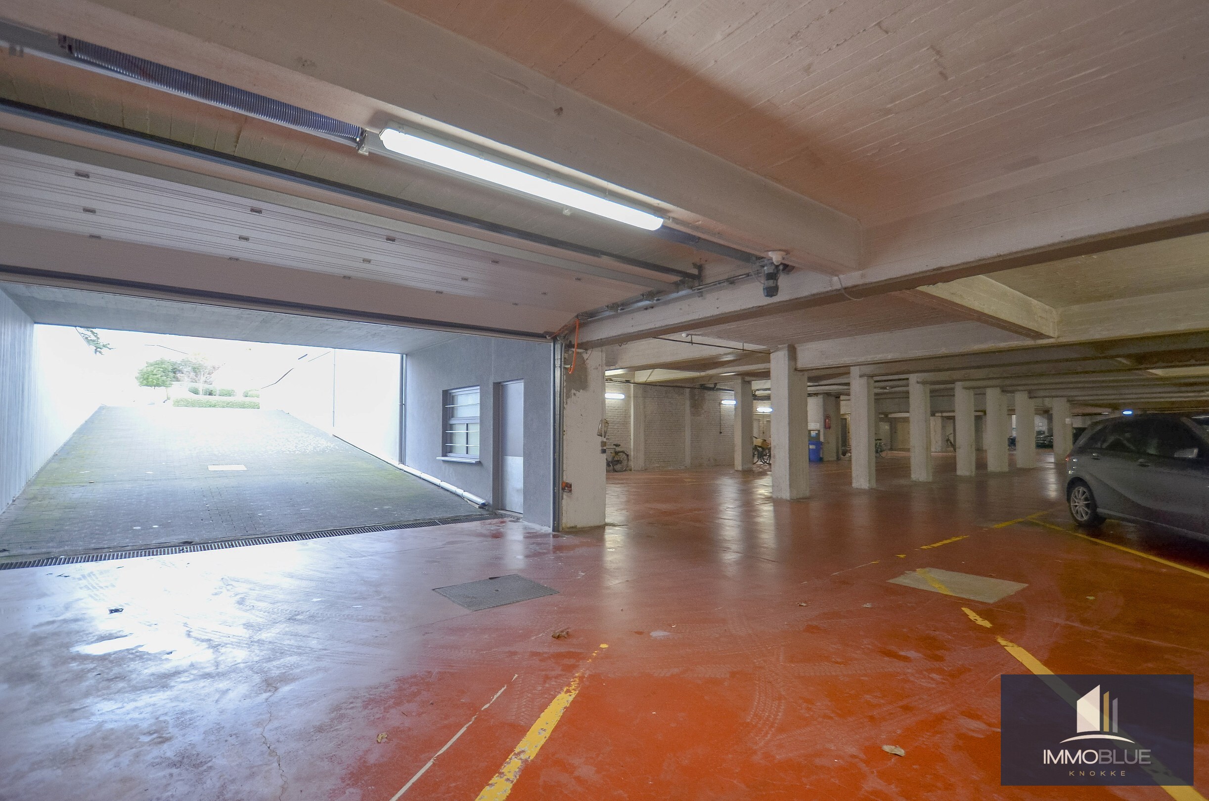 Ruime garagebox gelegen in de Elizabethlaan 