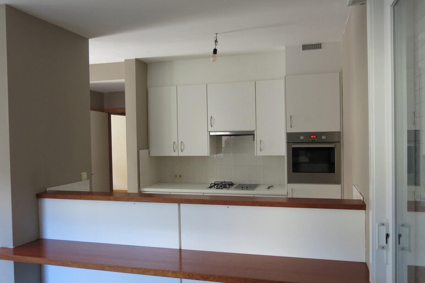 KNUSSE WONING IN RUSTIGE STRAAT 