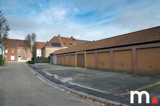 Te koop garage box - Deerlijk