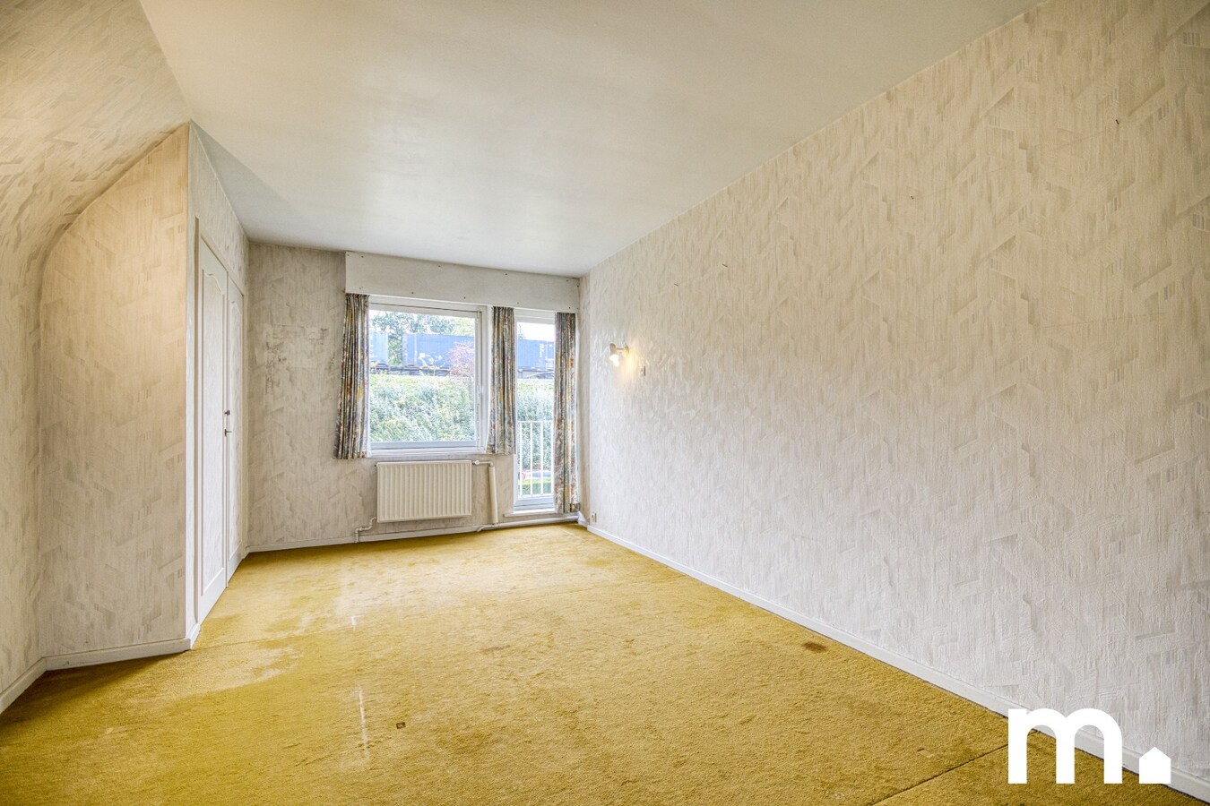 Alleenstaande villa met 4 slaapkamers en zonnige tuin te Harelbeke op 1005 m² 