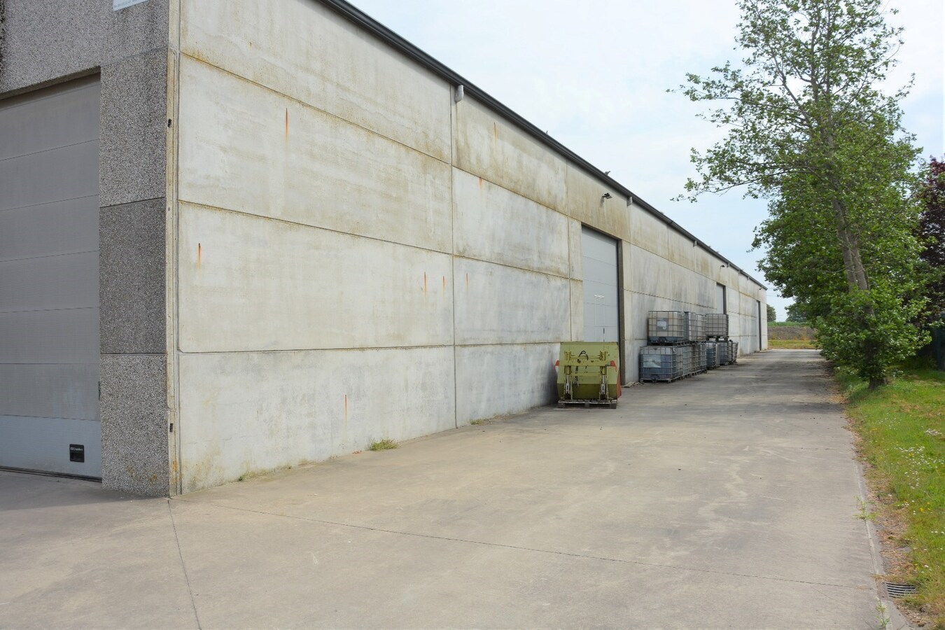 Ruime loods in industriegebied Lichtervelde - OVERNAME 