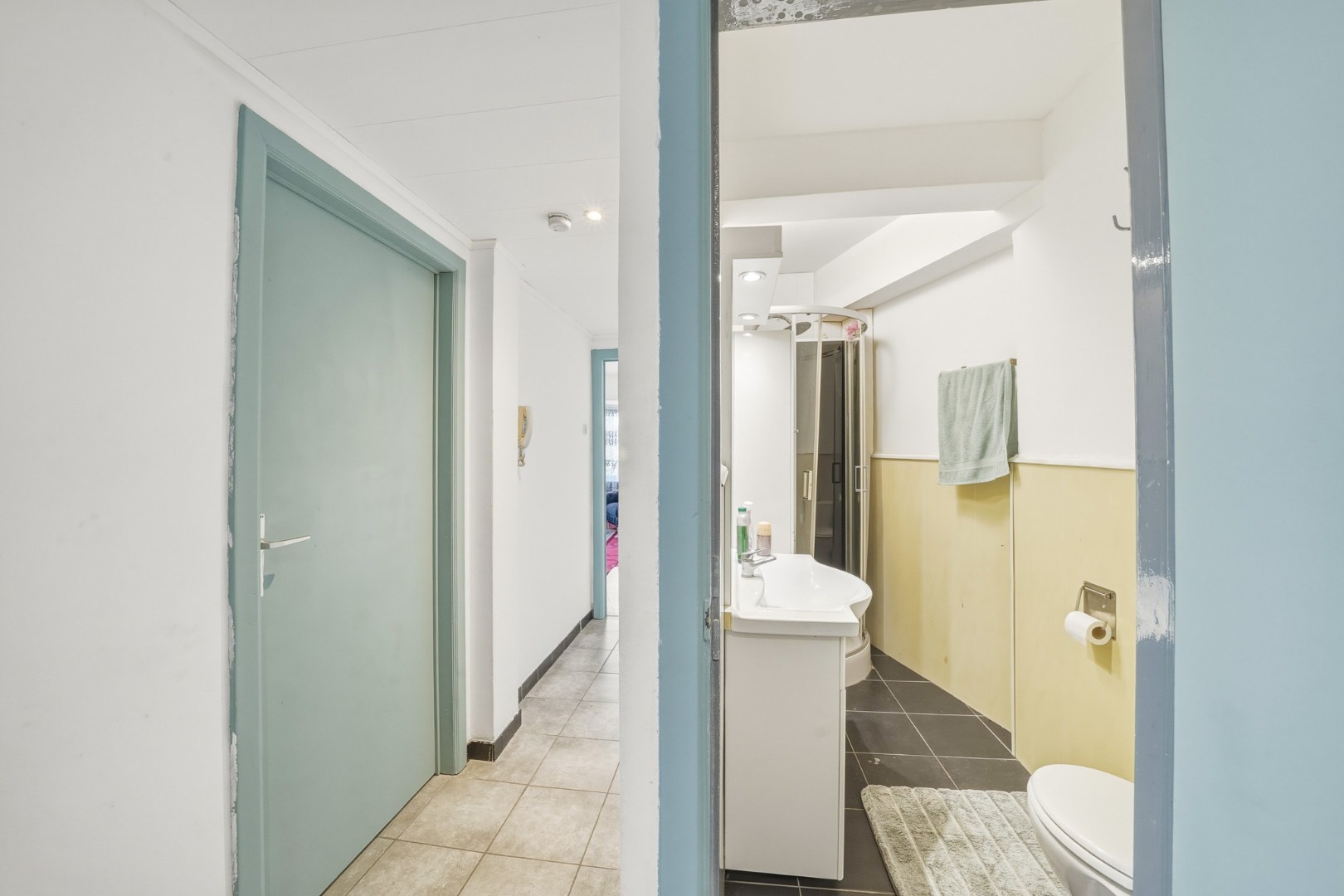 Opbrengsteigendom met 4 (vergunde) appartementen en garage te Bredene - Rendement 6,12% 