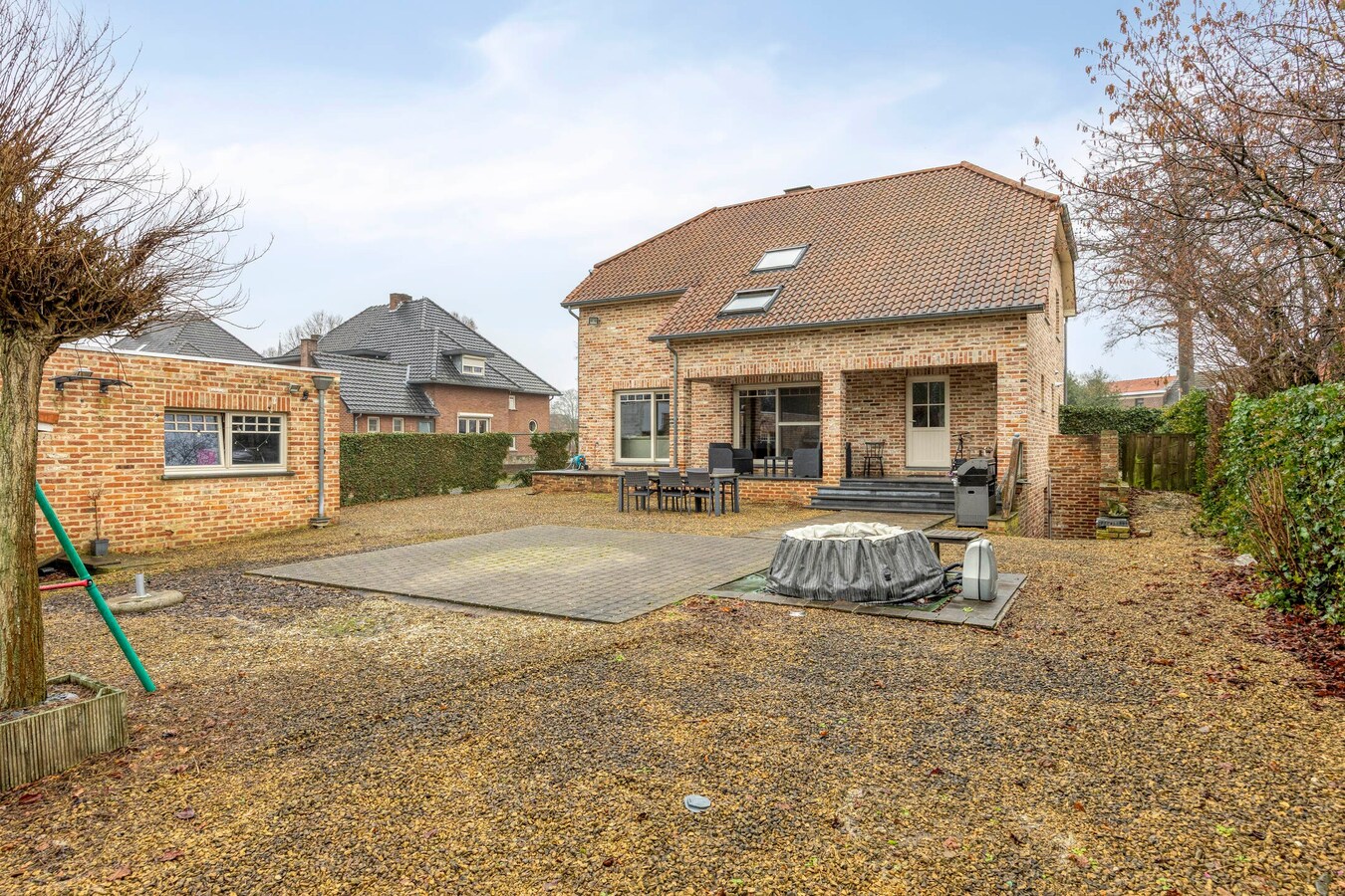 Charmant Stokkem : Landhuis met bureel en 4 slaapkamers 