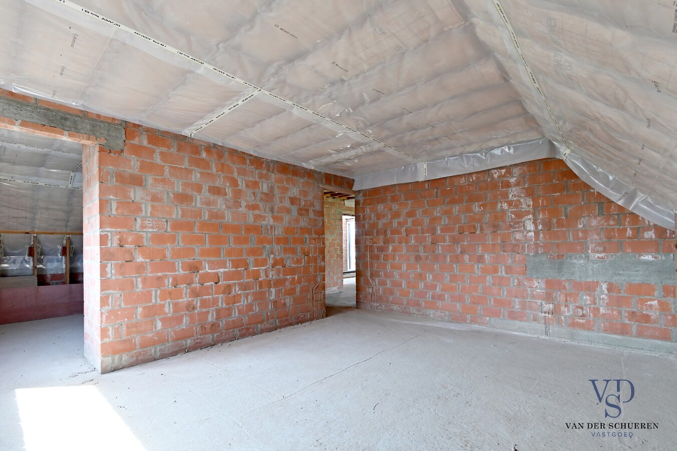 Eigentijdse woning (nog af te werken) te Vurste. 