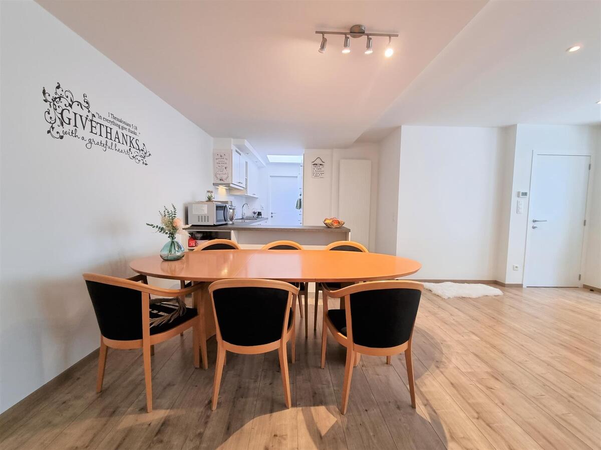 Volledig gerenoveerde, centraal gelegen woning - Heist 