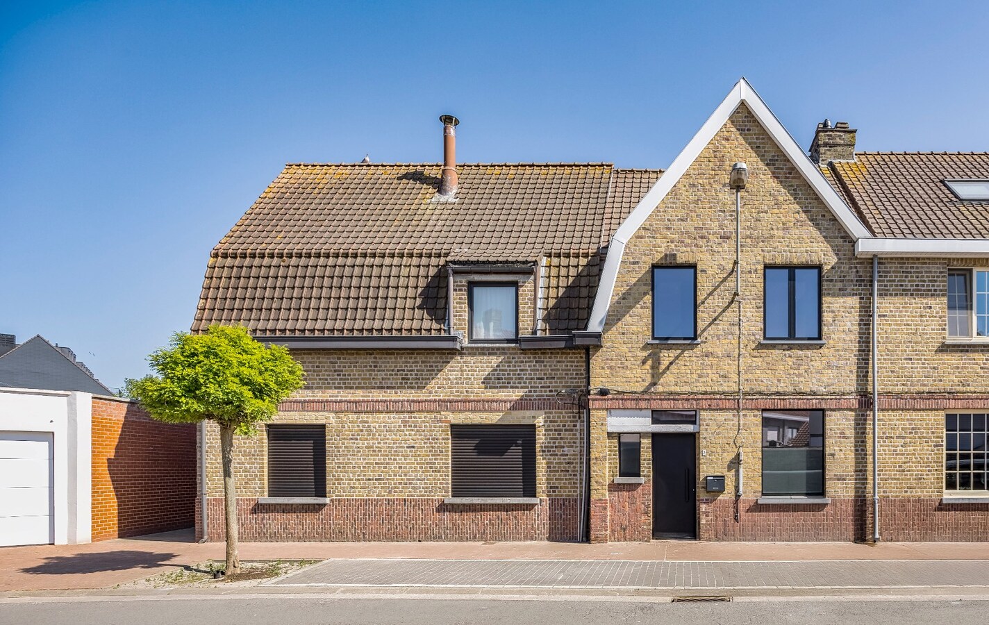 Top gerenoveerde en energiezuinige gezinswoning in het hart van Heist. 