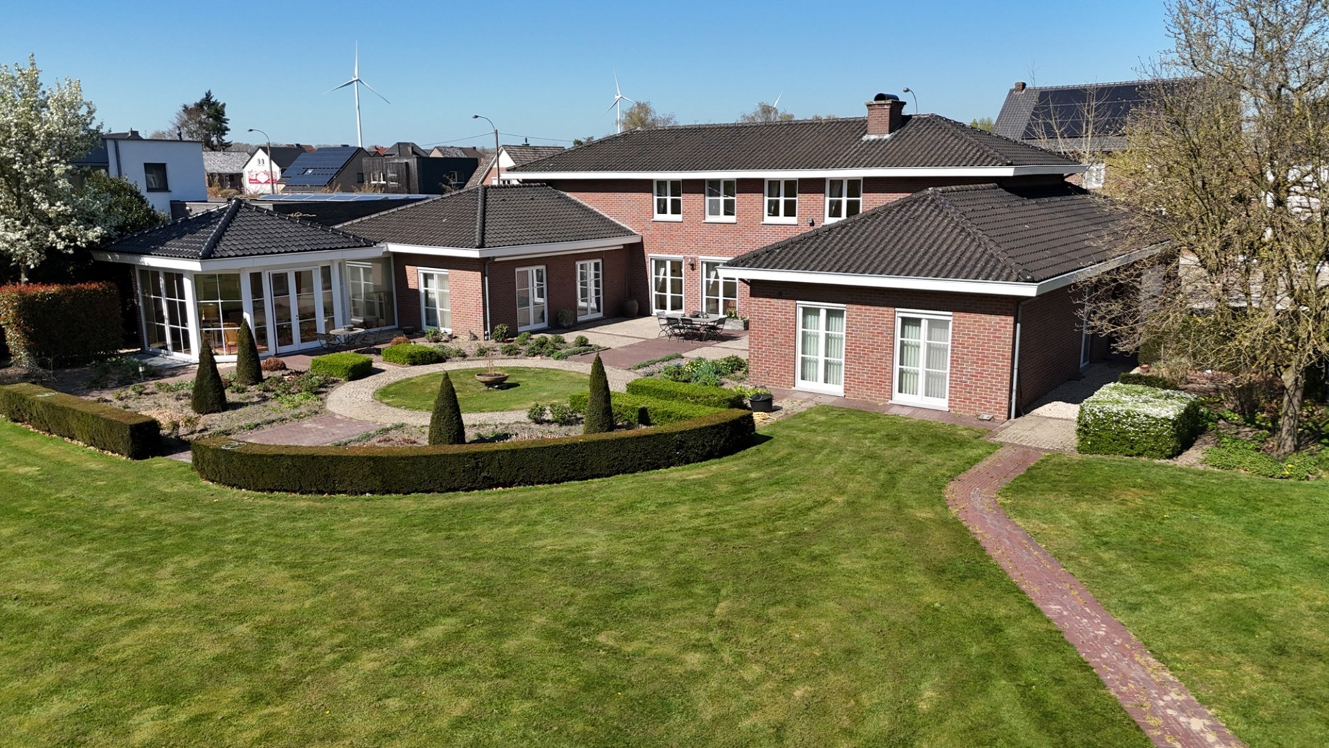 Tijdloze, stijlvolle villa met parktuin op toplocatie. 