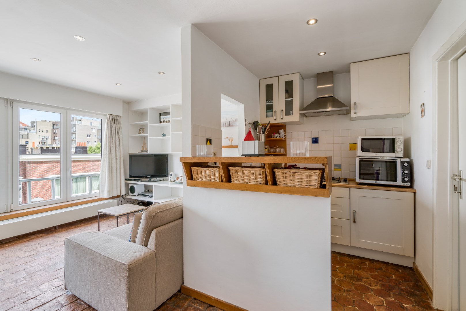 Bemeubeld appartement met 2 slaapkamers en garagebox 