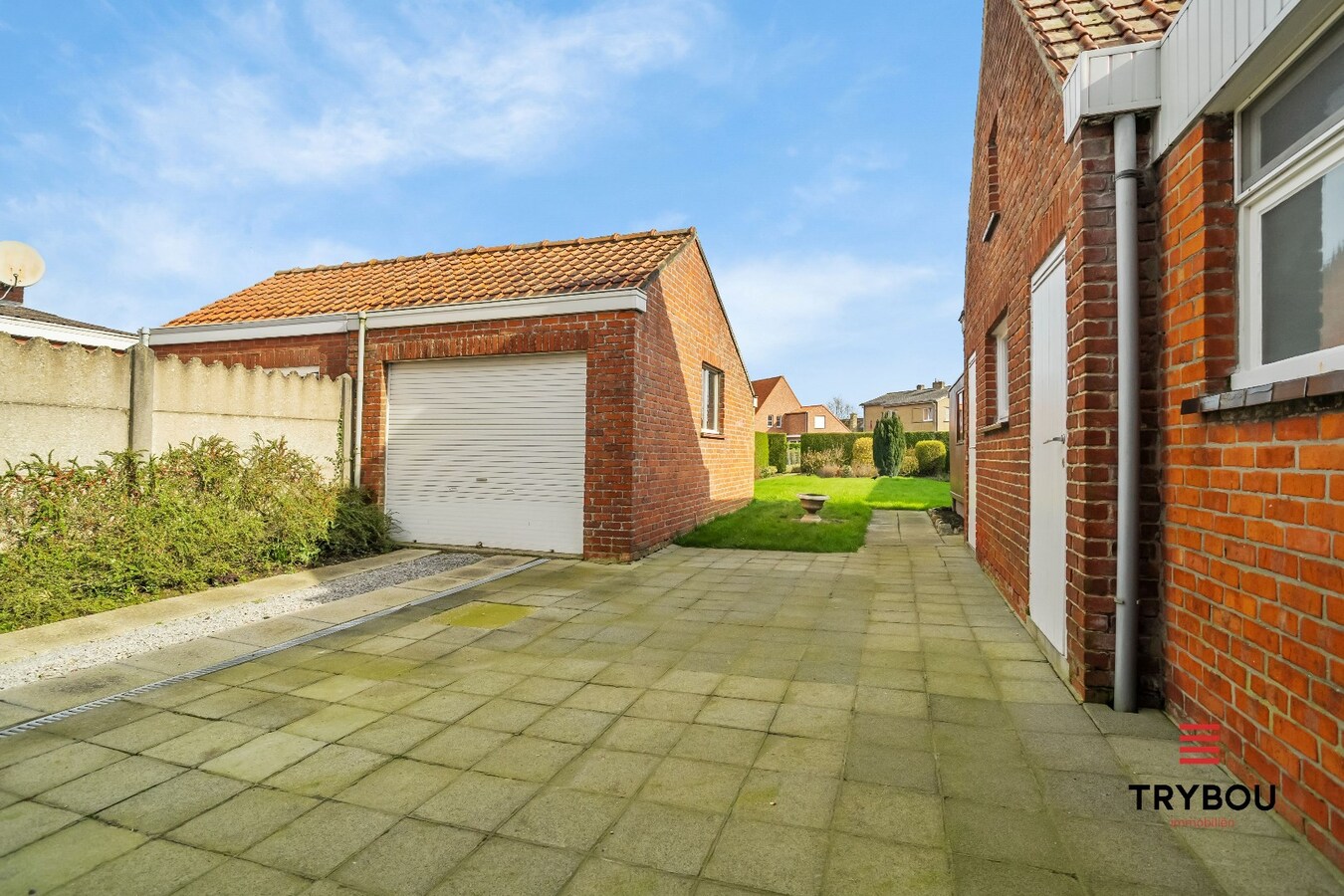 Degelijke woning op ruim perceel van 700m² 