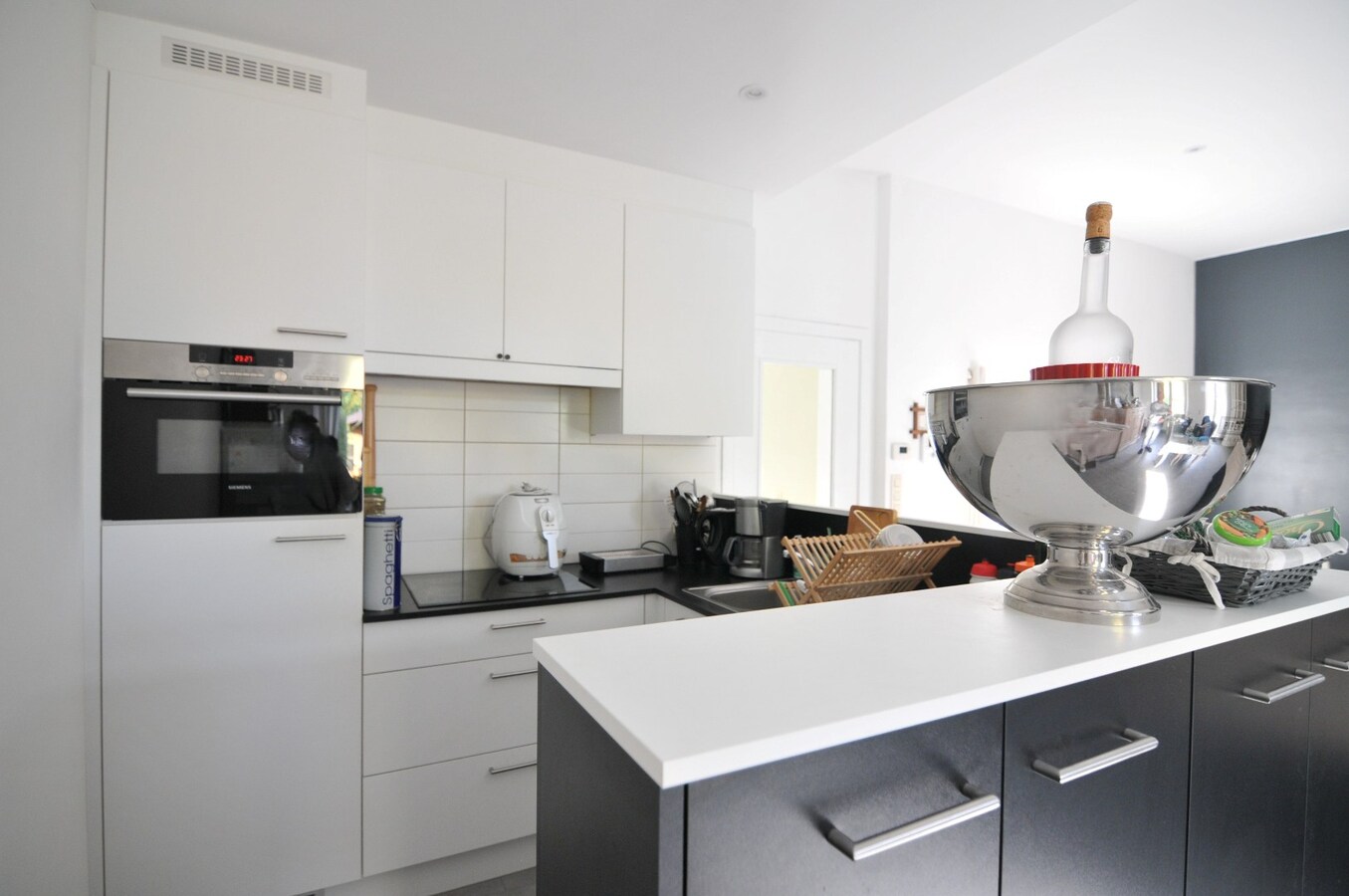 Ruime woning met 2 slaapkamers en bureau 