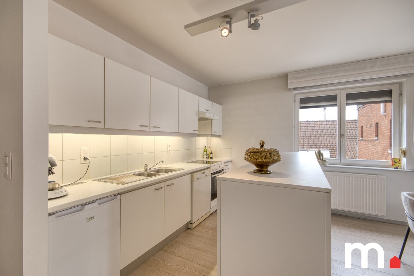 TOPPER !  Fantastisch gelegen appartement op het Overbekeplein in hartje Kortrijk ! 