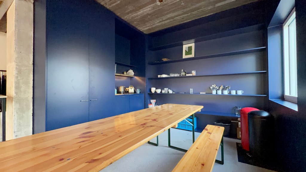 Ingedeelde kantoorruimte te huur in centrum Gent