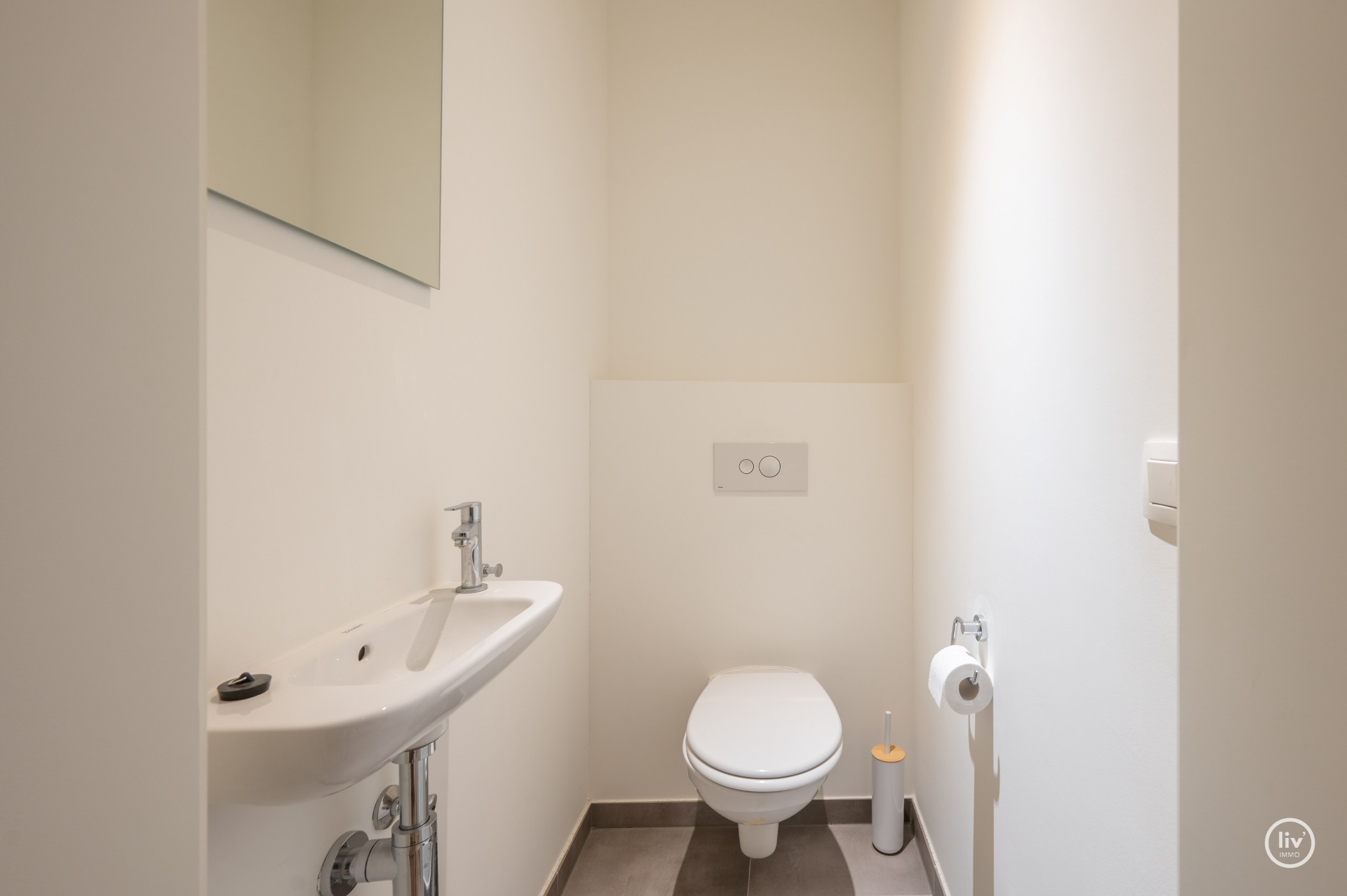 Magnifique appartement spacieux avec 3 chambres situé dans un immeuble récent à Duinenwater. 