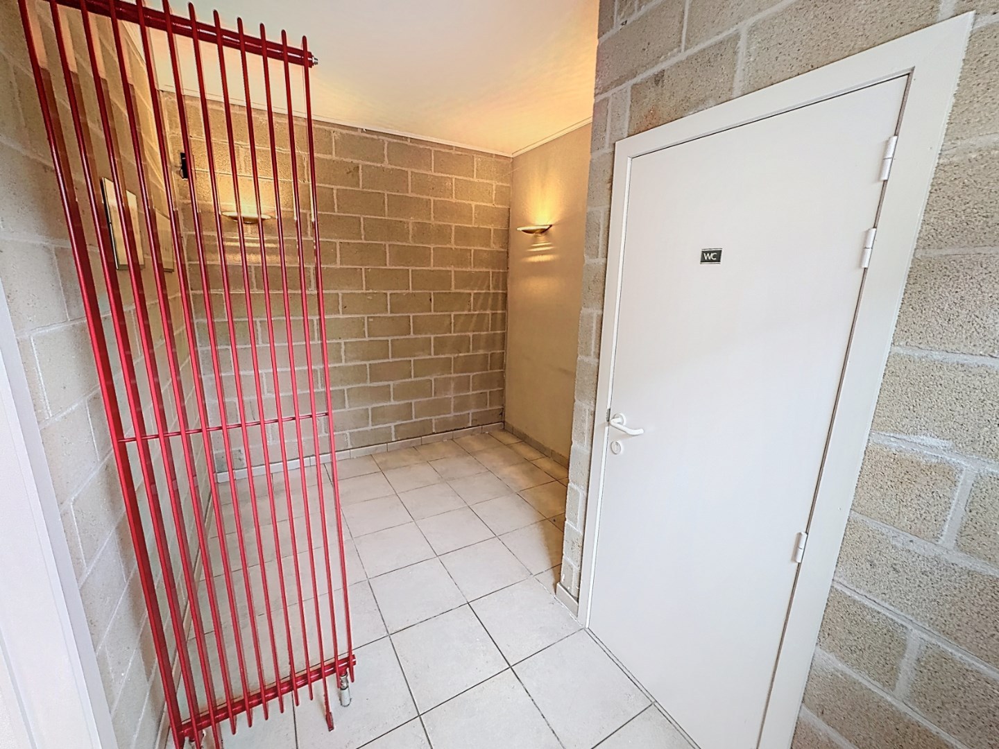 Opbrengsteigendom gelegen in de dorpskern van Merendree 