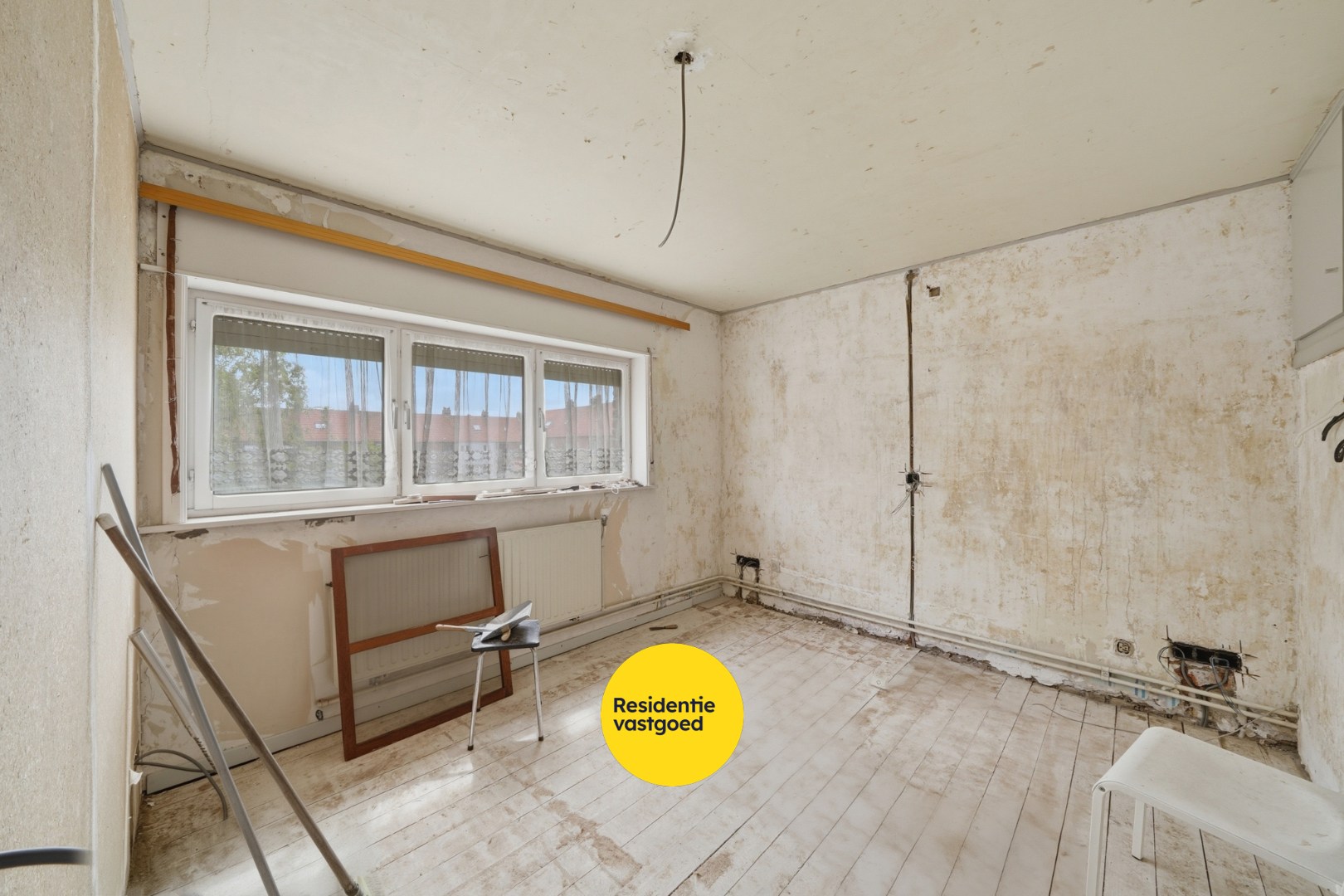 Te renoveren woning met garage en tuin in de Vuurtorenwijk te Oostende 