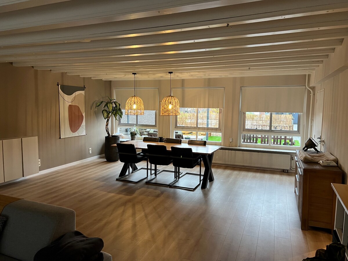 Huur appartement met 2 slaapkamers gelegen in het centrum van Bladel. 