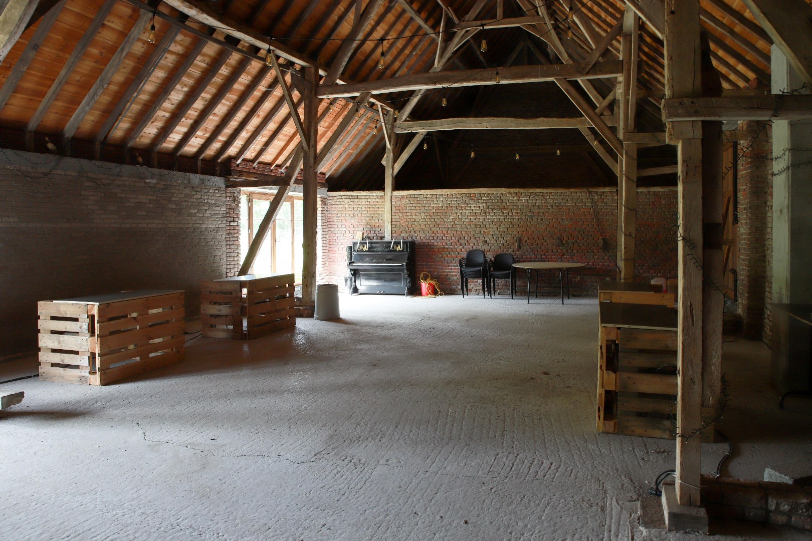 Authenthieke hoeve met bijgebouwen op een domein van ca 2,3 hectare 