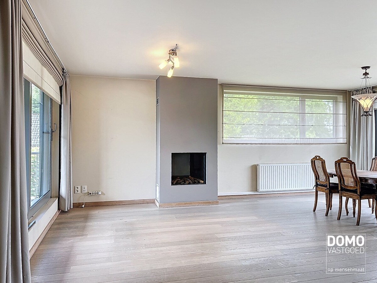 LICHTRIJK DUPLEXAPPARTEMENT MET ZUIDGERICHT TERRAS TE KERMT 