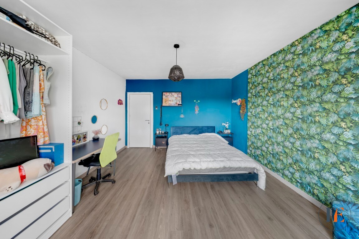 Ruime halfopen gezinswoning met 3 slaapkamers, en mogelijke co-housing 