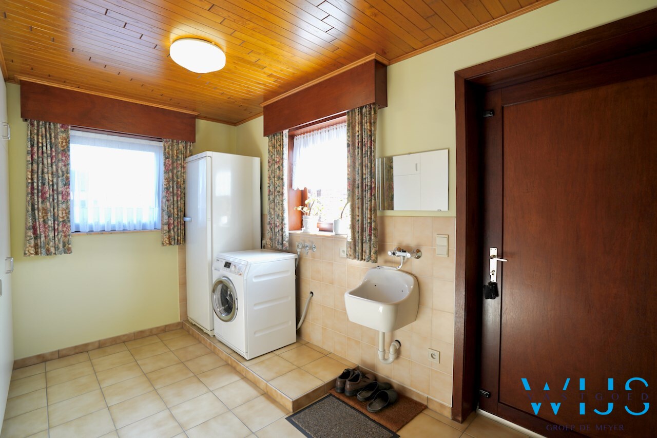 Ongelooflijk goed onderhouden bungalow te Bassevelde ! 