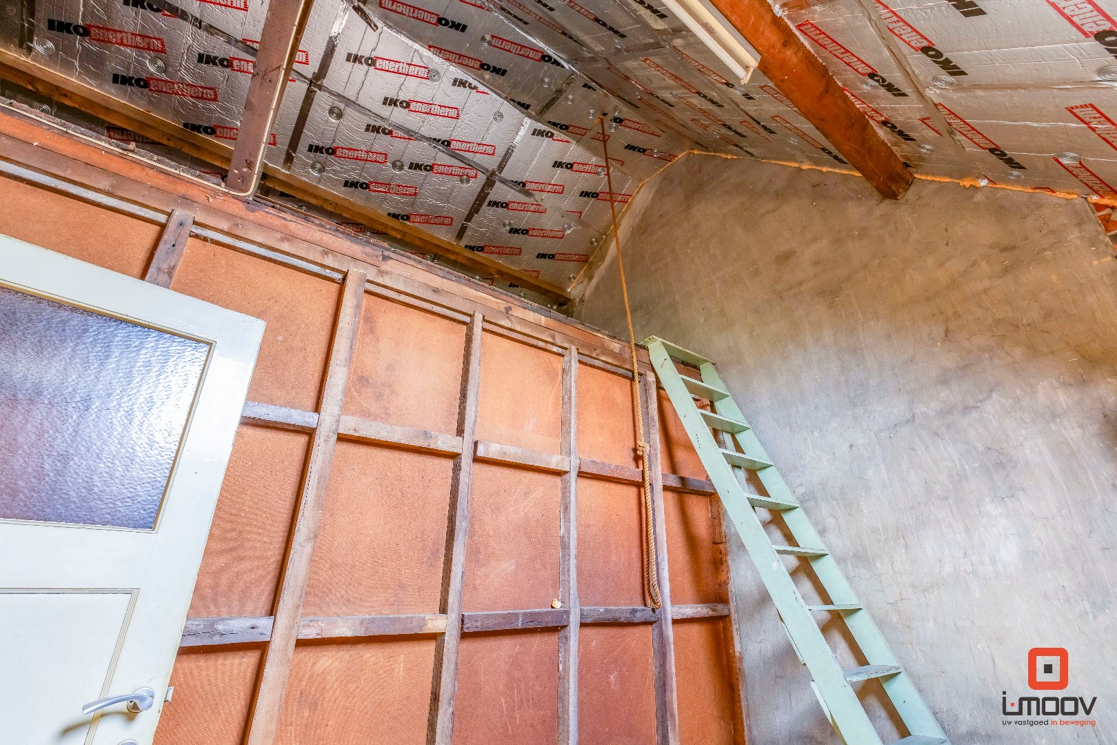 Karaktervolle te renoveren woning in Sint-Amandsberg 