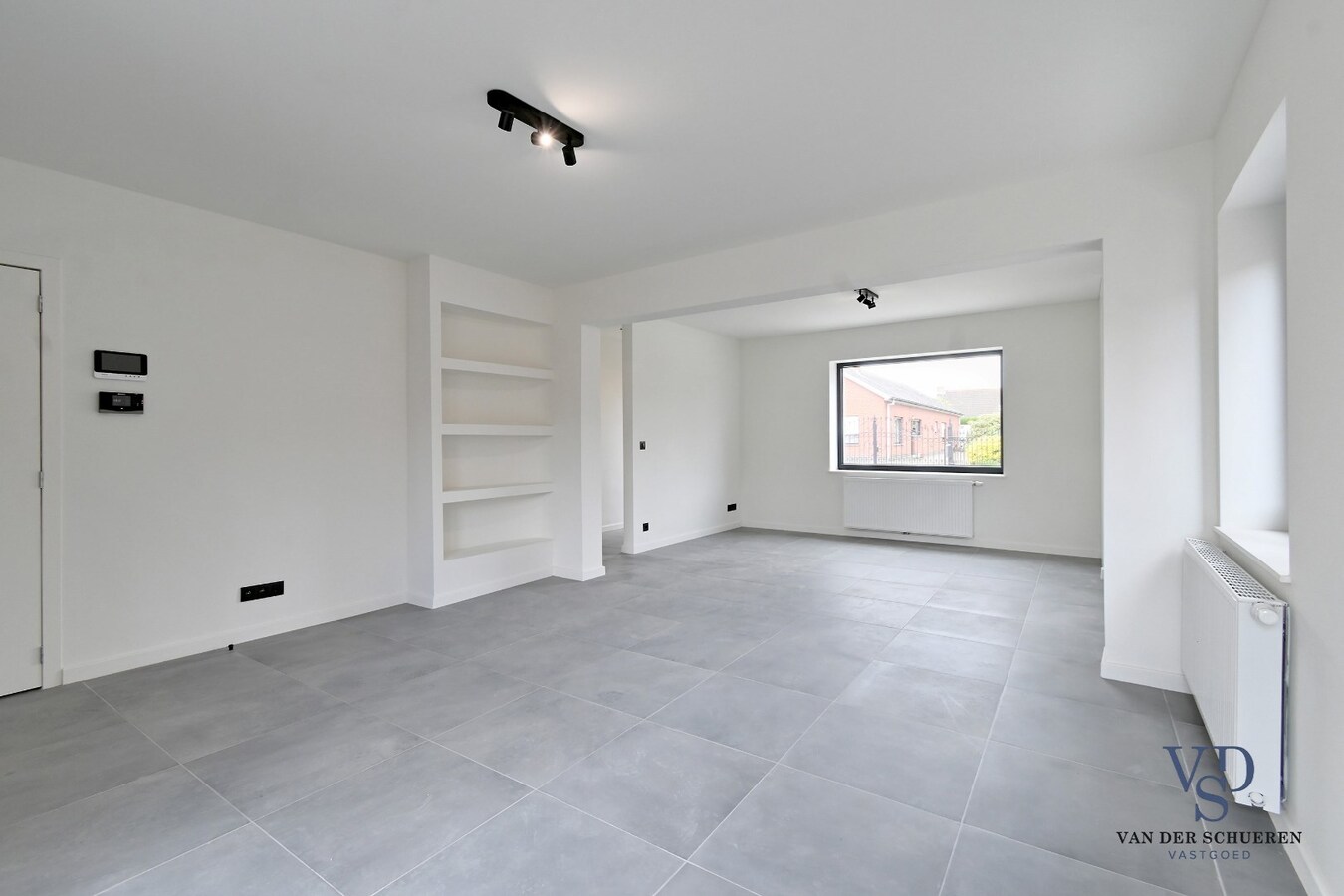 Volledig vernieuwde Half Open. 