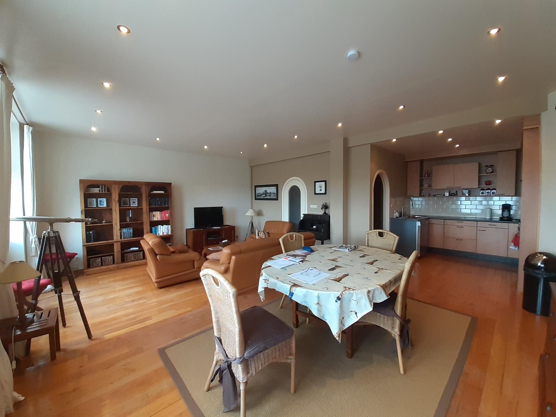 2 slaapkamer appartement met zijdelingse zeezicht 