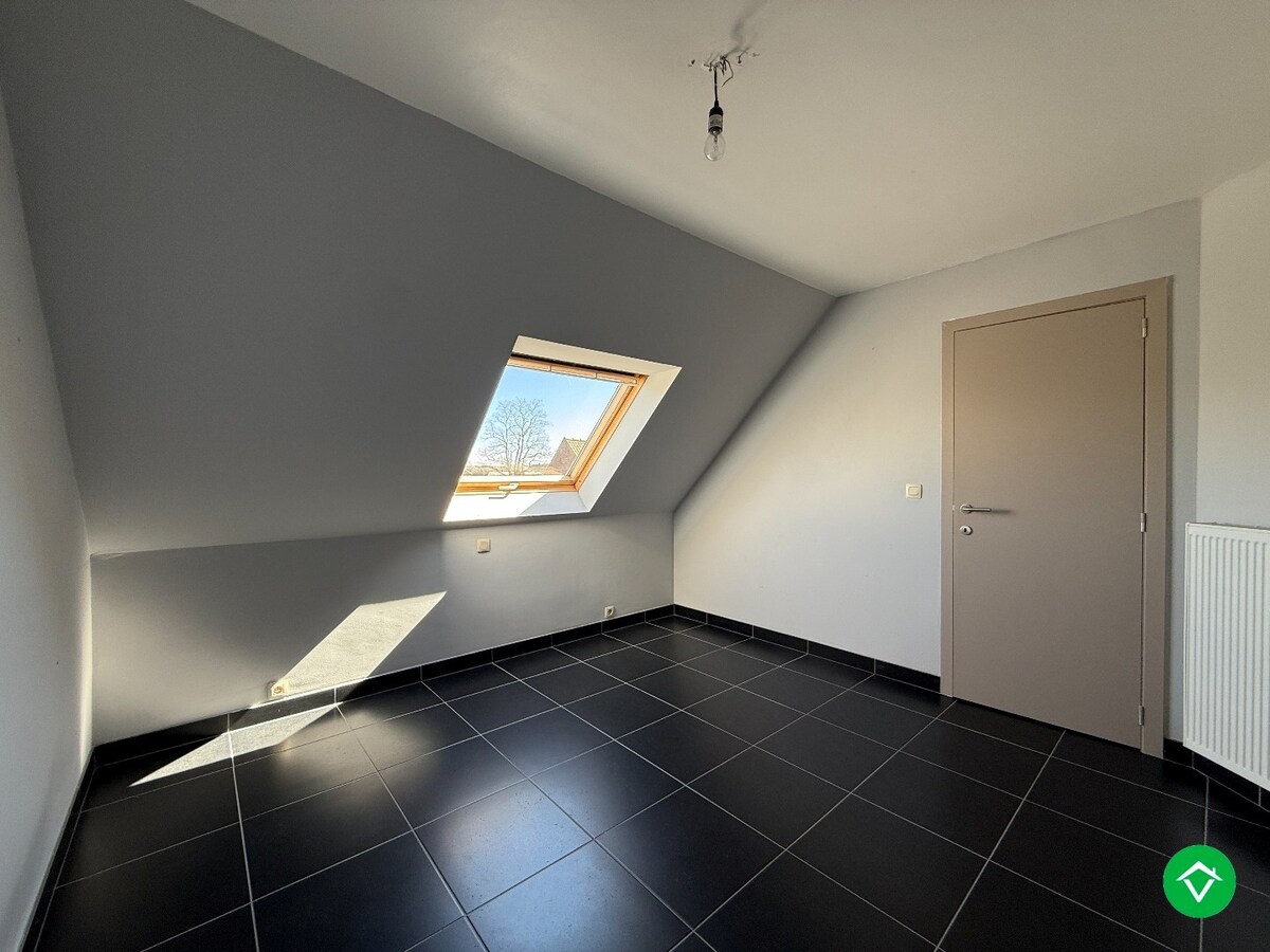 Duplexappartement met twee slaapkamers, zonneterras en parking te Moorslede 