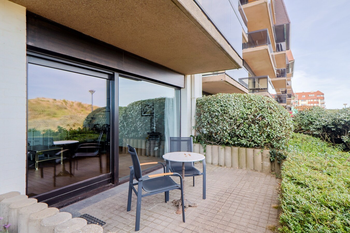 Ruim 3-slaapkamerappartement op de zeedijk met 2 grote terrassen 