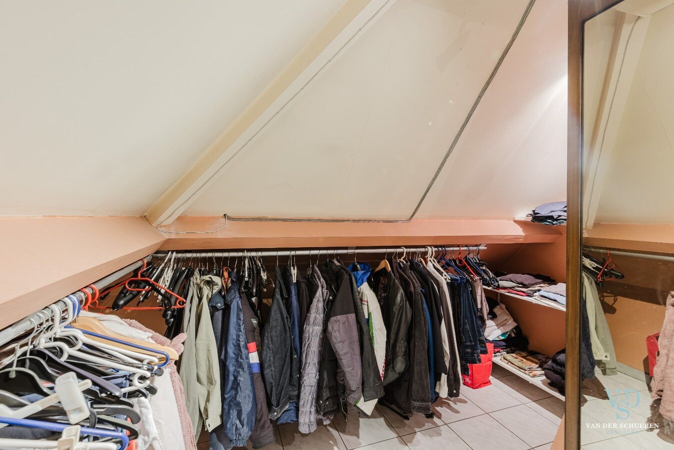 Degelijke, goed gelegen gezinswoning. 