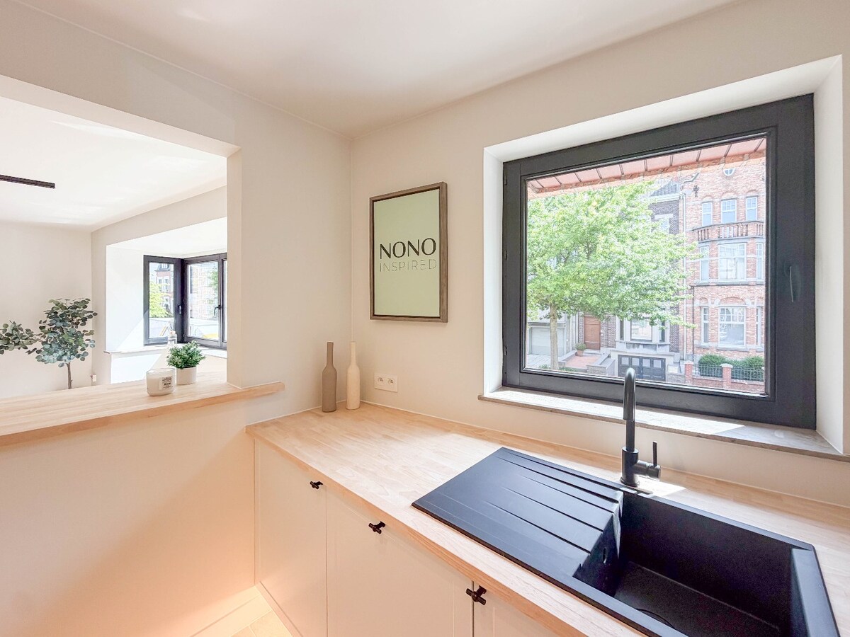 TOPPER ! Appartement op topligging met groot terras van maar liefst 30 m2 ! *** NONO INSPIRED *** 