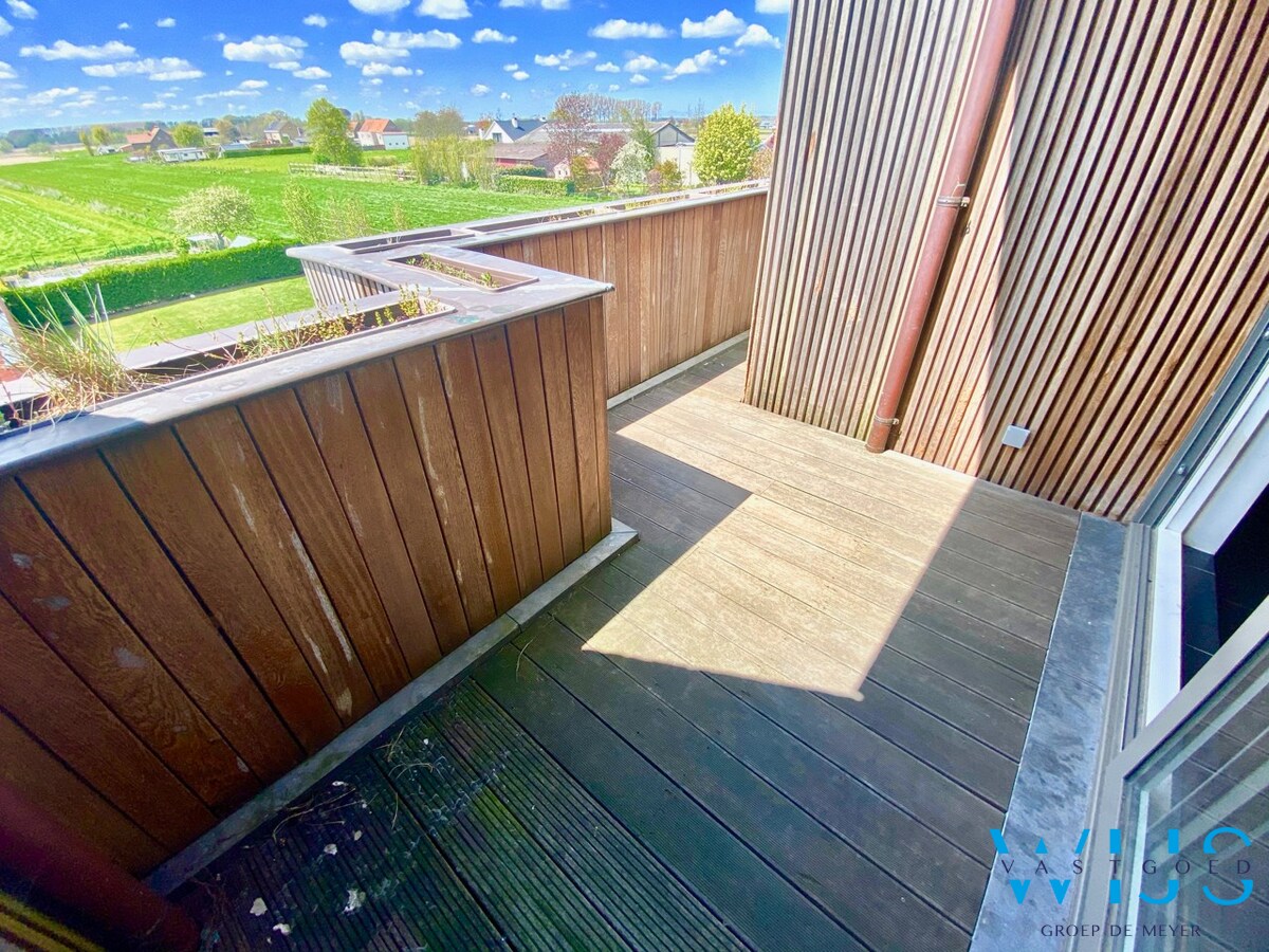 Tweeslaapkamer appartement met terras &amp; garage te BASSEVELDE! 