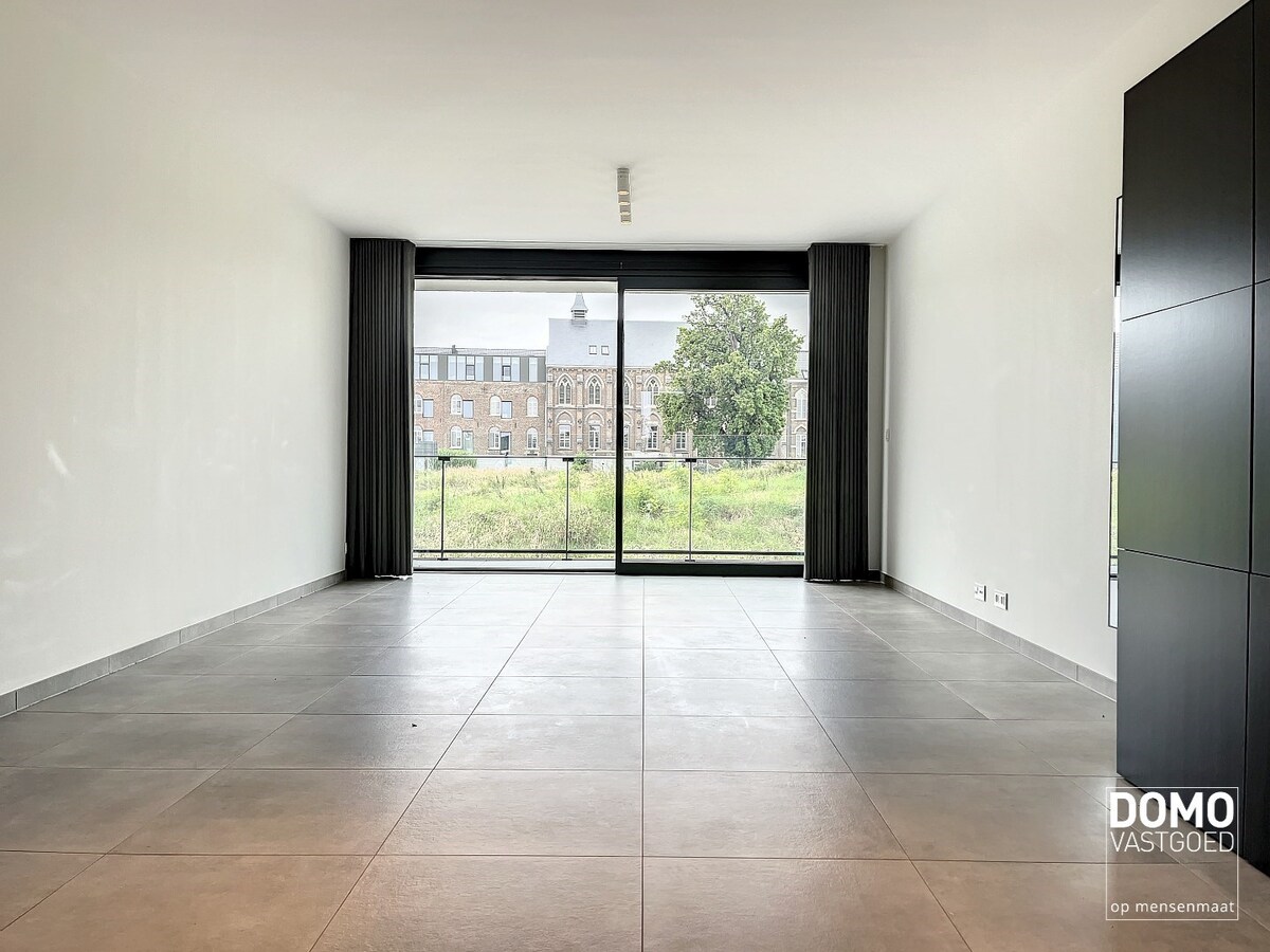 MODERN APPARTEMENT MET TERRAS, LIFT EN 2 SLAAPKAMERS IN DIEPENBEEK 