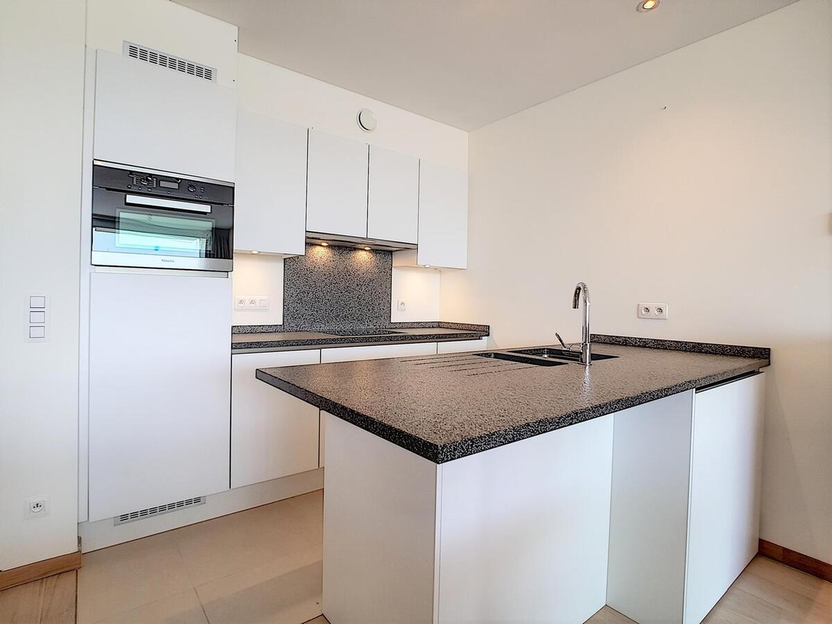 Zeer recent (°2017) woonappartement op de Rederskaai mét autostandplaats - Zeebrugge 