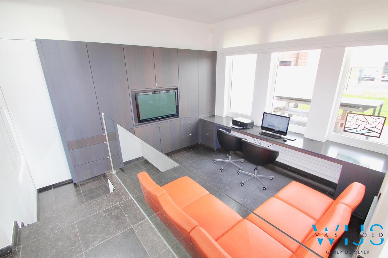 Schitterend karaktervol woonhuis met 5 slaapkamers in Assenede ! 