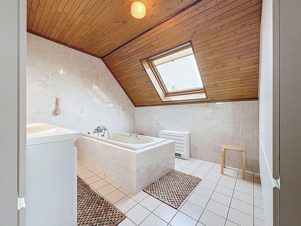 Energiezuinige (EPC 47) en instapklare OB op uitstekende ligging te Mere 