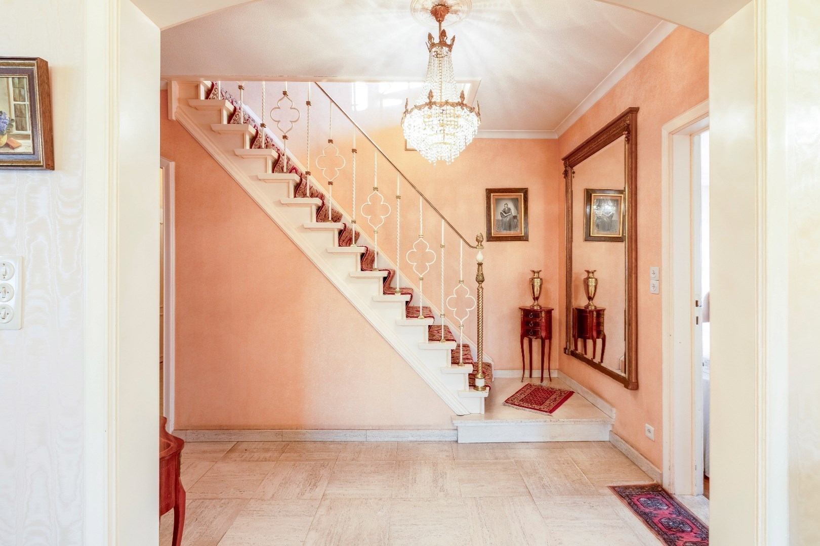 Ruime villa met 5 slp + dubbele garage en grote loods (104m²) 