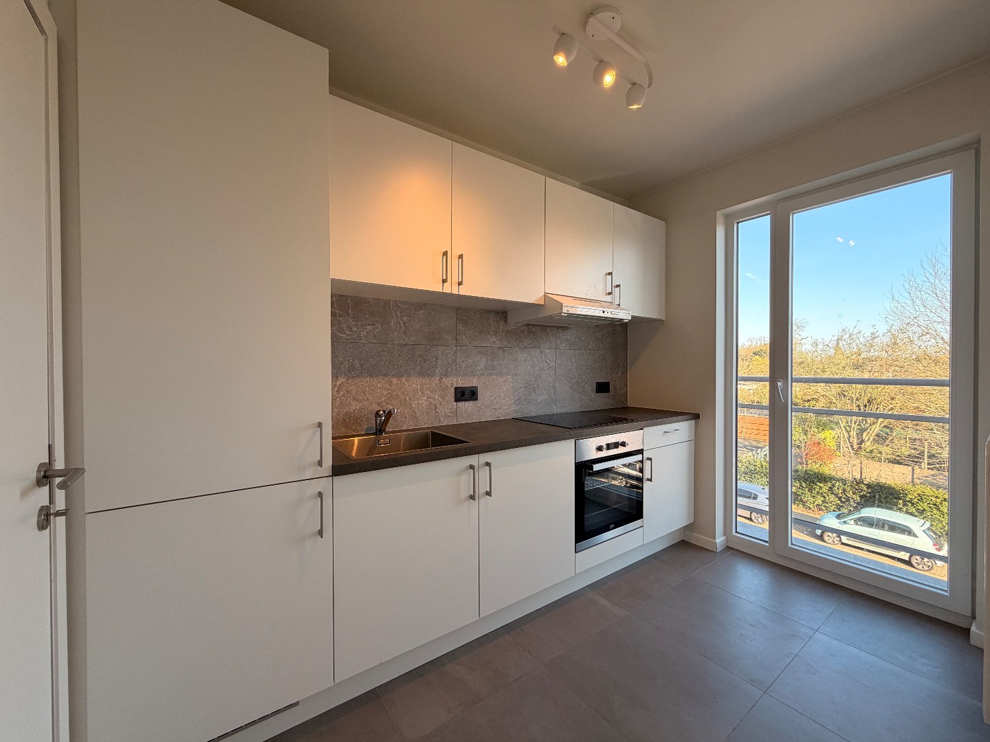 Instapklaar appartement met twee slaapkamers op een rustige ligging te Lint! 