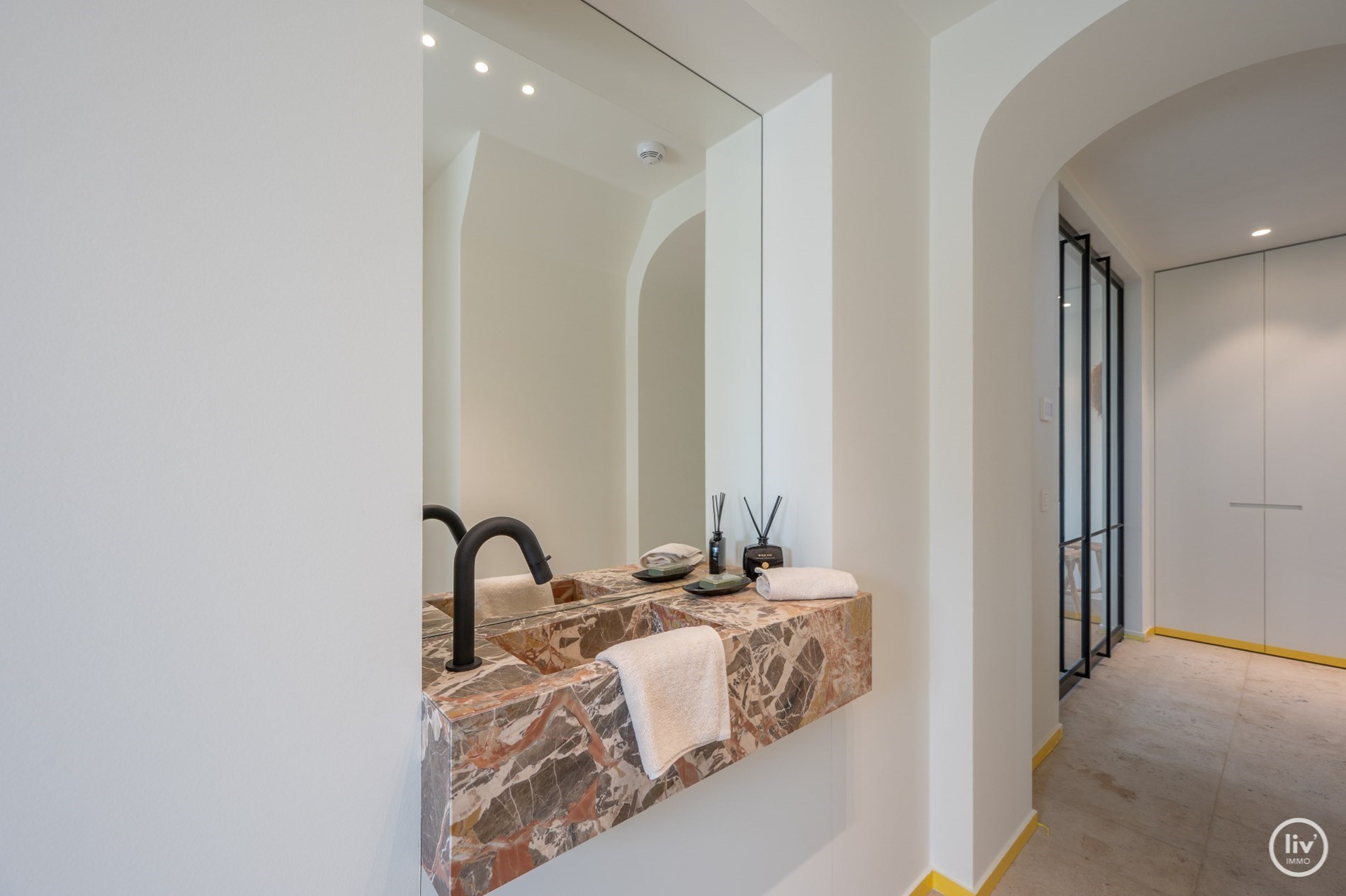 Belle villa individuelle, située au calme en bordure du Zoute, actuellement en rénovation. 