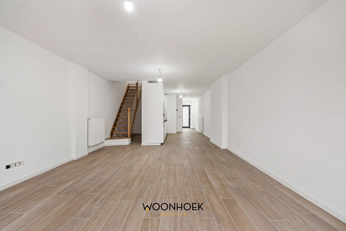 Gerenoveerde, 6-slpk woning, zonnige tuin en 2 bdkms te Sint-Niklaas! 