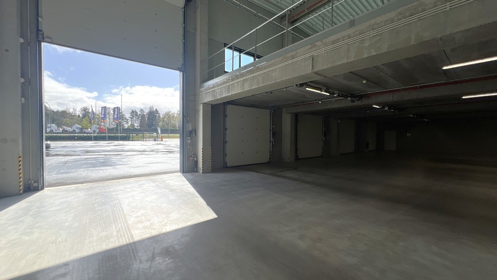 Opslagloodsen met buitenruimte te huur vlakbij afrit E17 in Sint-Niklaas