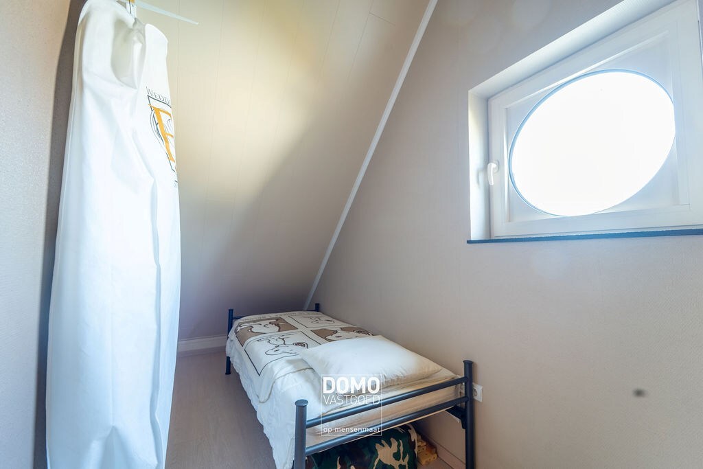 RUIME WONING VAN BOUWJAAR 2008 MET EPC LABEL B, 3 SLAAPKAMERS EN EEN HANGAR TE DIEPENBEEK 