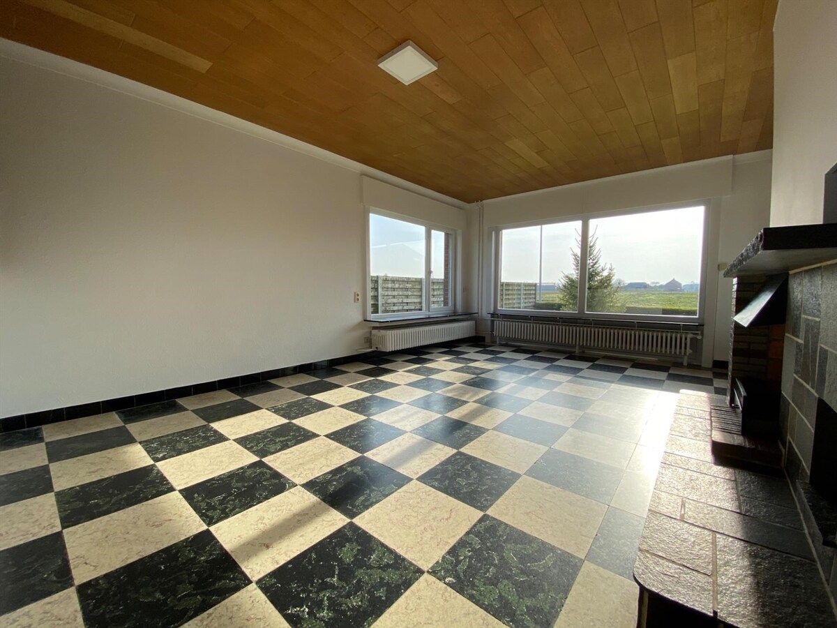 Rustig gelegen alleenstaande woning met 3 slaapkamers op 920 m² te Koekelare 