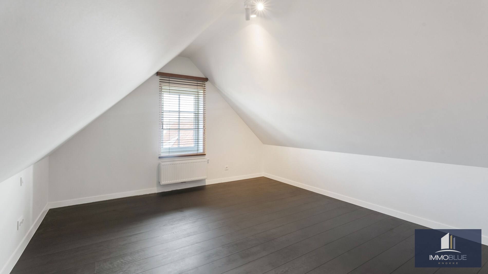 Exclusieve villa gelegen in een rustige, residentiële wijk . 