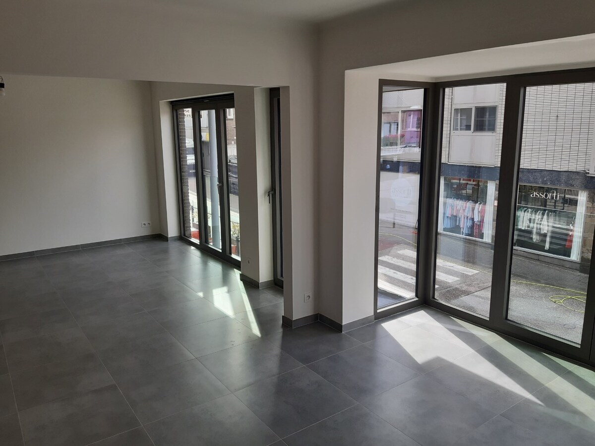 Exceptioneel wonen met zicht op de Gaverse Markt. 