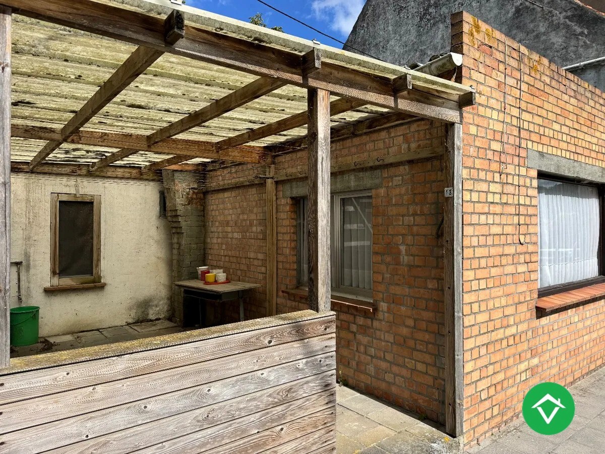 Woning met 3 slaapkamers tuin en garage te Gistel 