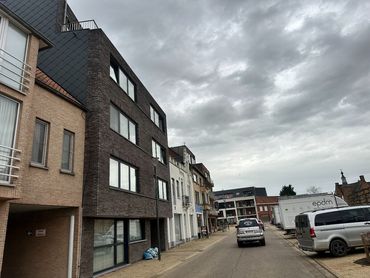 Nieuwbouwappartement met 2 slaapkamers op de Markt in Houthulst 