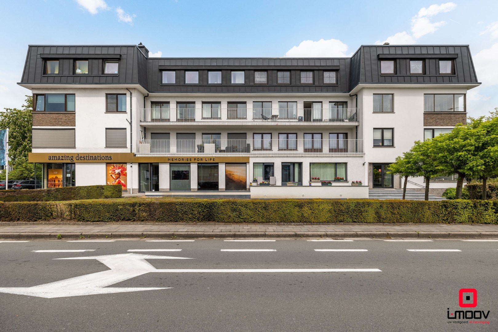 Ruim en lichtrijk appartement met terras en garage op topligging te Sint-Denijs-Westrem 